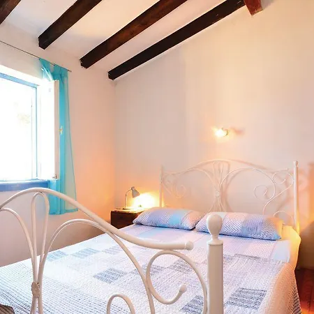 Apartman House By The Sea Mali Iz